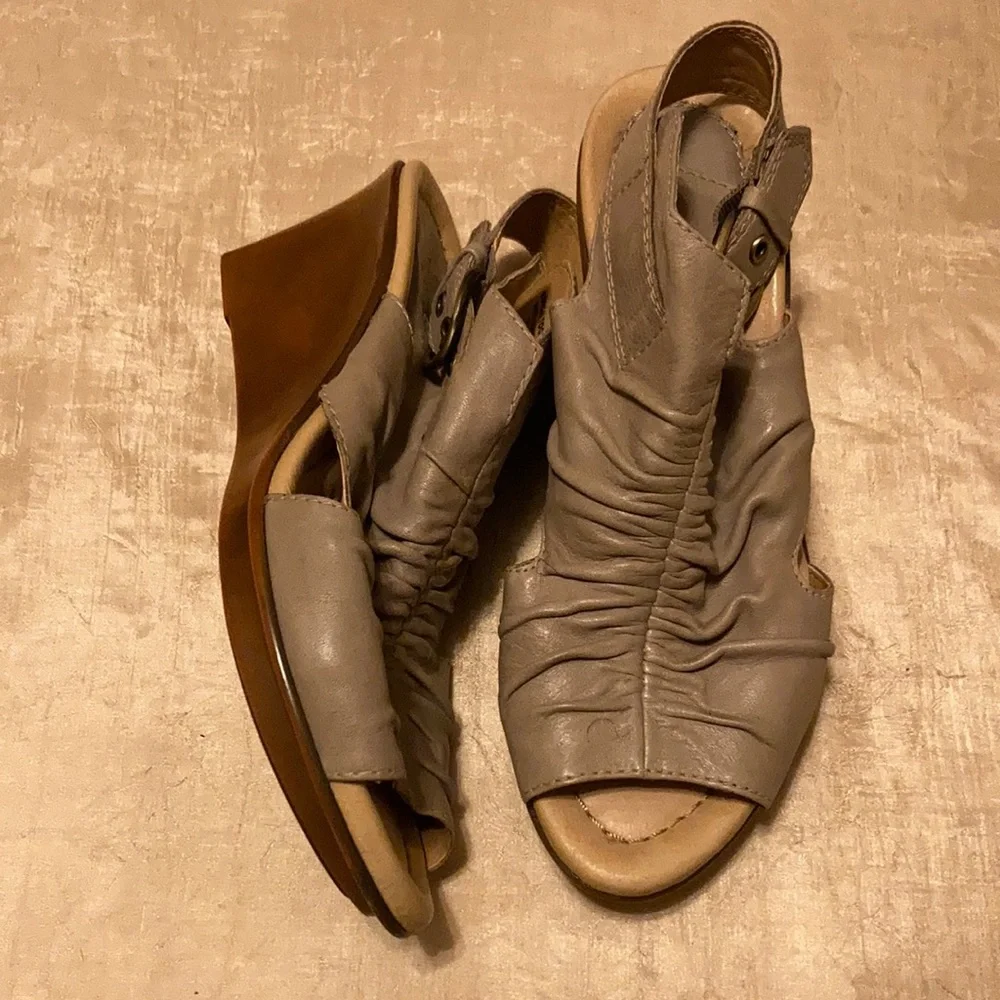 Earth Bonsai Too Leather Wedge